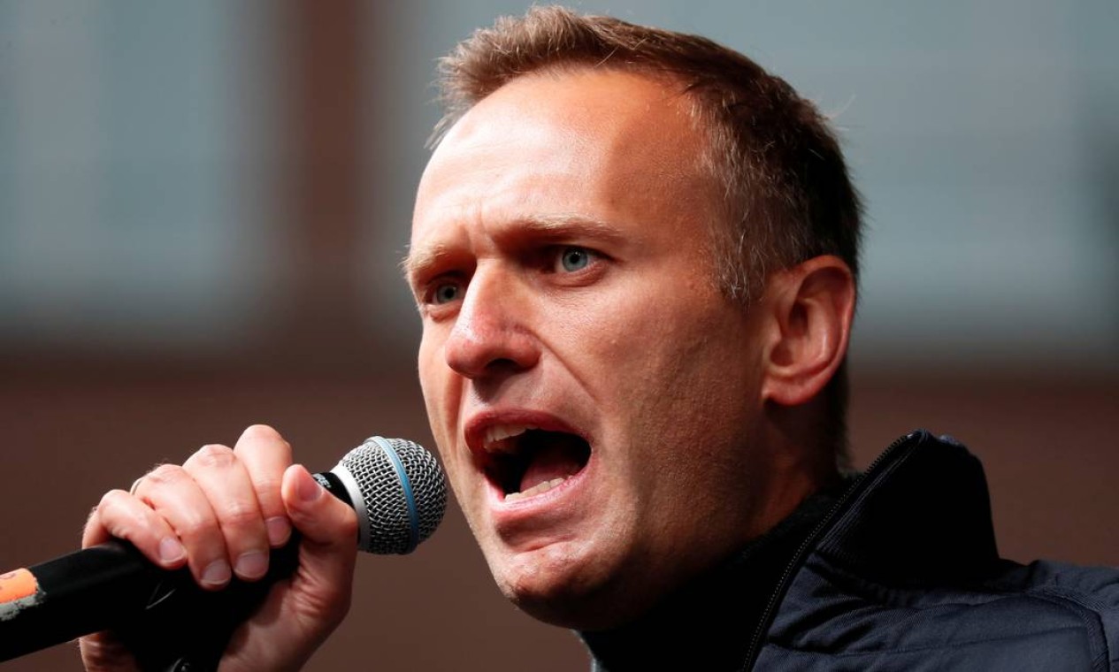 O líder da oposição russa, Alexei Navalny, discursa durante um comício para exigir a libertação de manifestantes presos, detidos durante manifestações da oposição por eleições justas, em Moscou, em setembro de 2019 Foto: SHAMIL ZHUMATOV / REUTERS - 29/09/2019