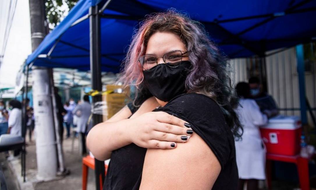 Com obesidade, Carina Trubat foi vacina em Caxias Foto: Maria Isabel Oliveira / Agência O Globo