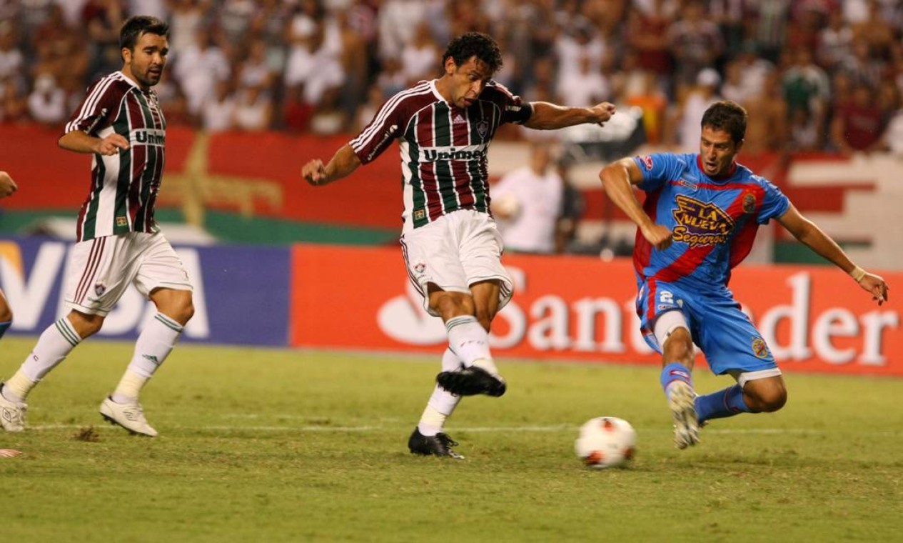 Fred fez o gol solitário do tricolor na vitória contra o Argentinos Juniors, em 2012 Foto: Guilherme Pinto