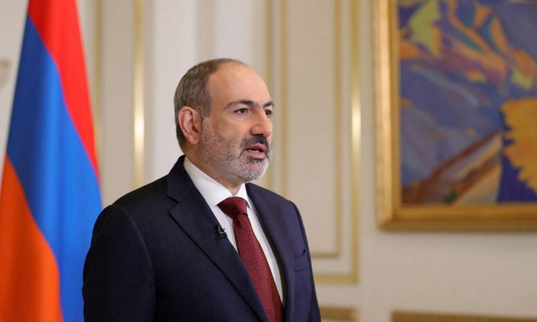 Premier da Armênia, Nikol Pashinyan, manterá o cargo interinamente até o voto de 20 de junho Foto: TIGRAN MEHRABYAN / AFP