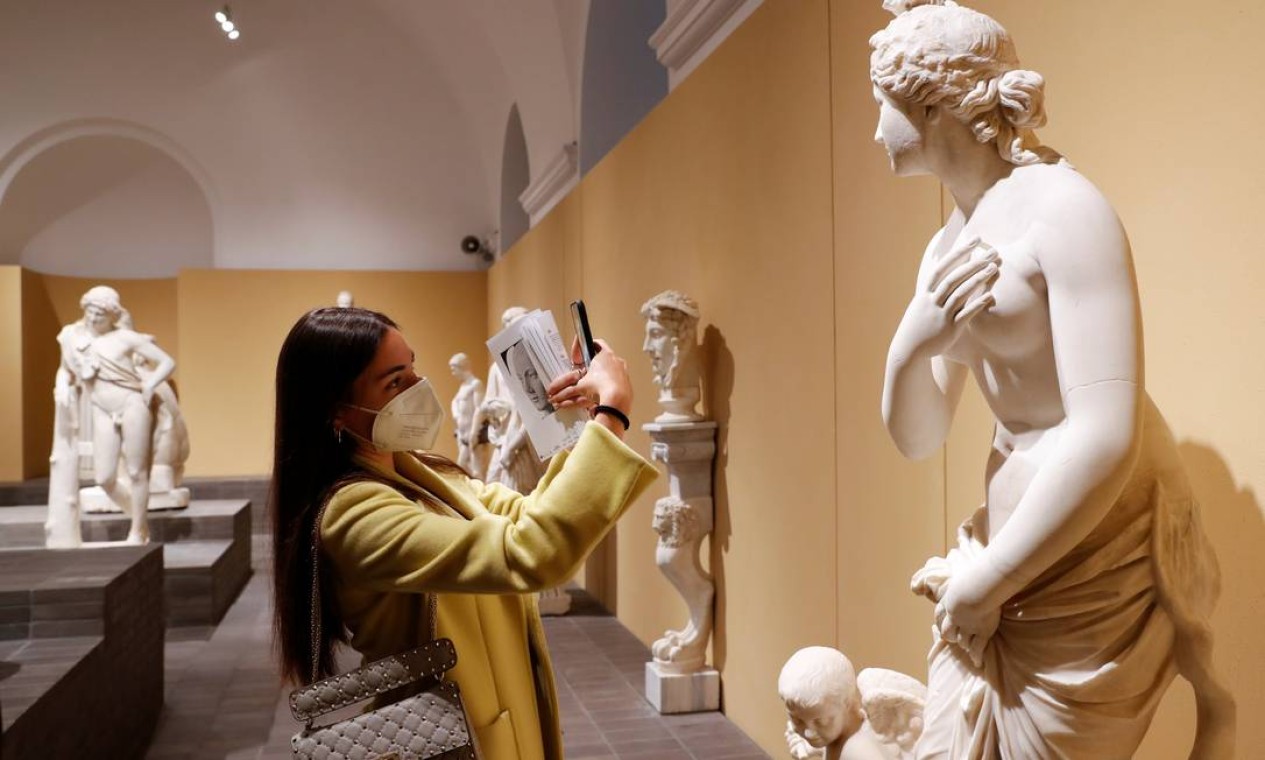 Escultura no Capitoline Museum, em Roma Foto: REMO CASILLI / REUTERS
