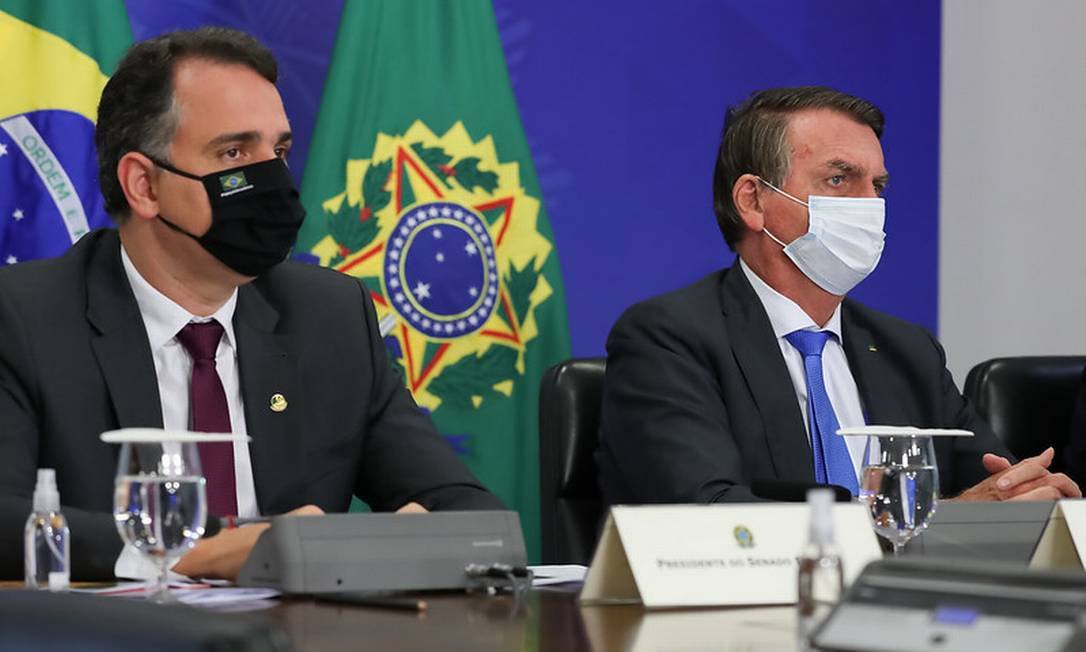 Bolsonaro e Rodrigo Pacheco participam da 3ª Reunião do Comitê de Coordenação Nacional para Enfrentamento da Pandemia da Covid-19. Foto: Marcos Correa / Divulgação