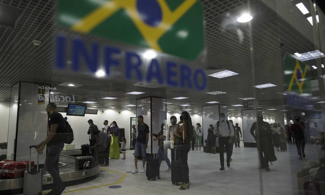 Passageiros no Aeroporto Santos Dumont, no Rio. Foto: Márcia Foletto 10-12-2020 / Agência O Globo