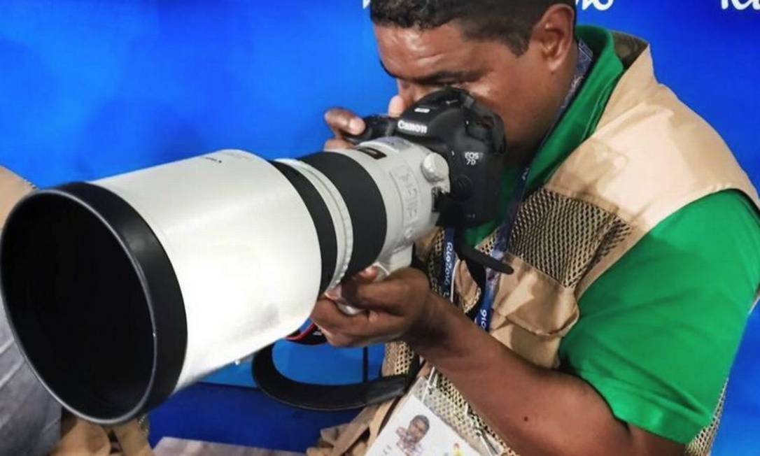 João Maia chamou atenção por ser um fotógrafo cego fazendo a cobertura dos Jogos Paralímpicos no Rio de Janeiro, em 2016 Foto: Arquivo pessoal