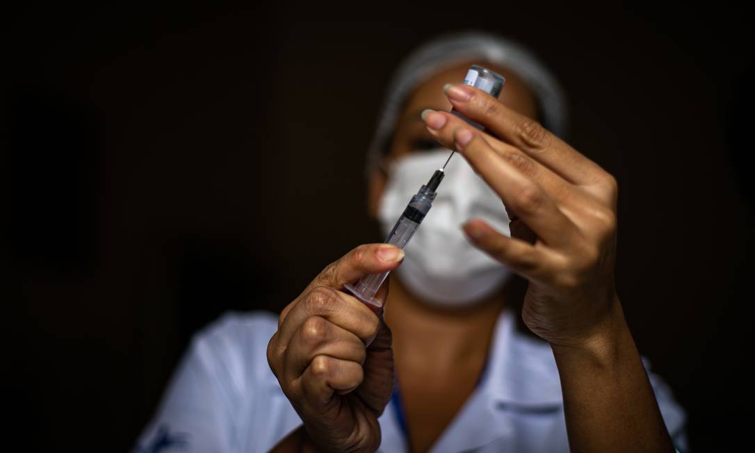 Vacinação no Palácio do Catete, no Rio. Foto: Hermes de Paula / Agência O Globo / 26-04-2021