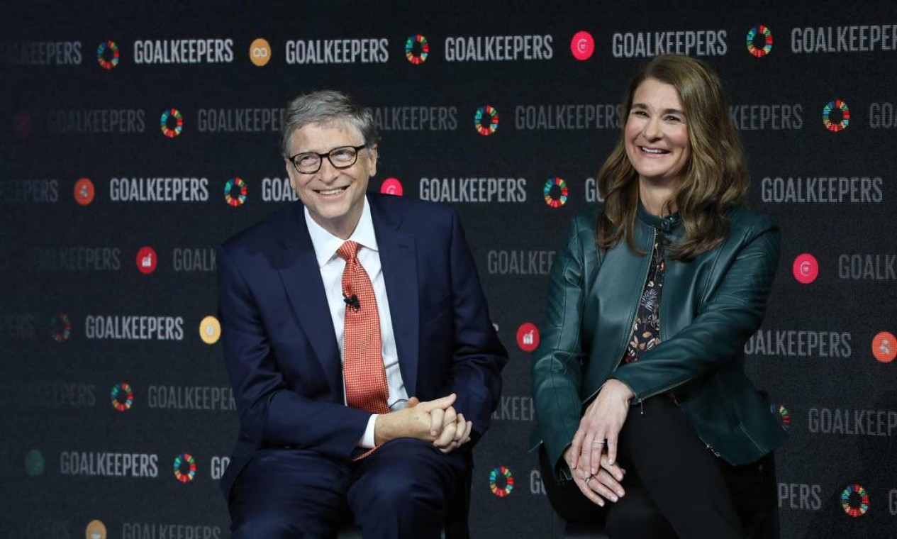 Bill Gates e sua esposa Melinda Gates durante apresentação em um evento no Lincoln Center, em Nova York. Casal anunciou processo de divórcio após 27 anos de casamento Foto: LUDOVIC MARIN / AFP - 26/09/2018