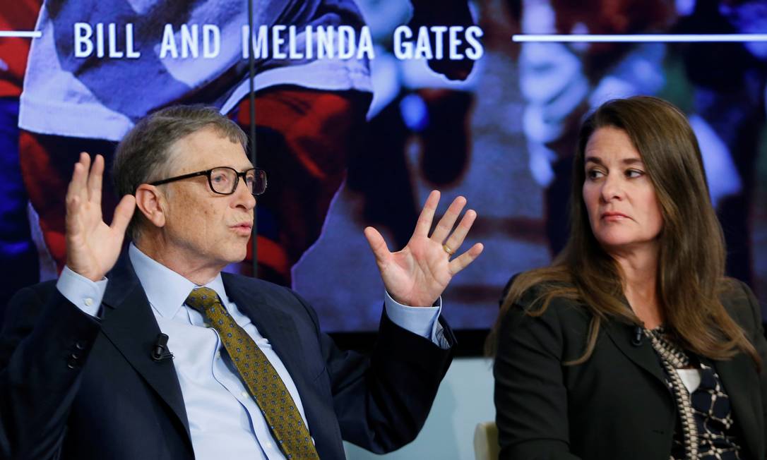 Bill e Melinda Gates em debate sobre desenvolvimento sustentável em 2015. Casal, dono de uma fortuna de mais de US$ 100 bilhões anunciou que vai se separar após 27 anos de casamento Foto: Francois Lenoir / REUTERS