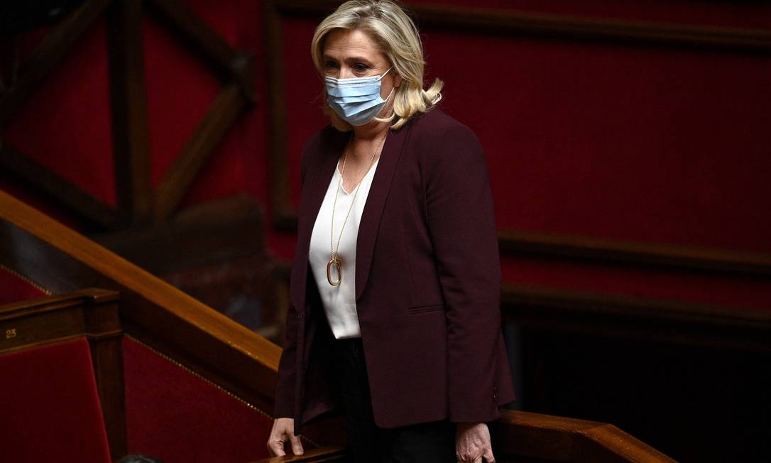 Marine Le Pen durante sessão da Assembleia Nacional francesa Foto: CHRISTOPHE ARCHAMBAULT / AFP