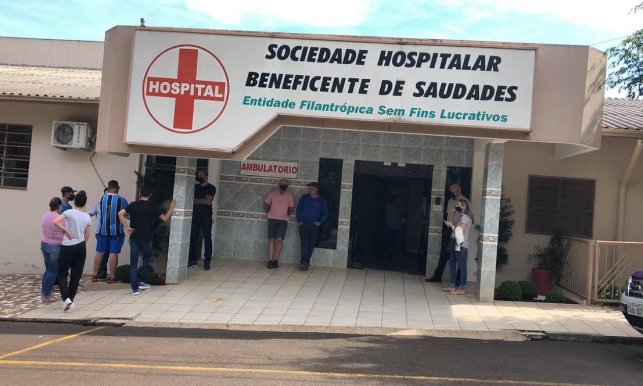 Uma quarta criança está recebendo atendimento no hospital Foto: Felipe Eduardo Zamboni / Agência O Globo