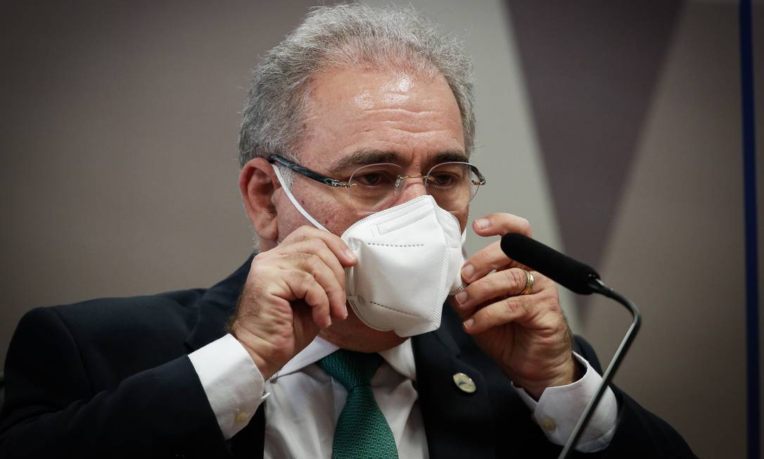 Ministro da Saúde, Marcelo Queiroga, se esquivou de perguntas e não disse se concorda com Bolsonaro sobre uso de cloroquina: 