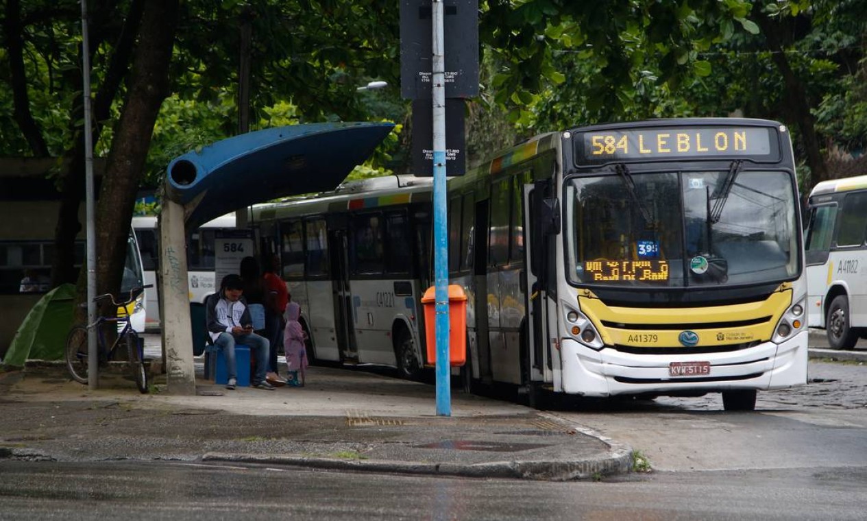 Linhas de ônibus voltam ao itinerário normal a partir deste domingo no  Perpétuo, em Teresópolis, Região Serrana