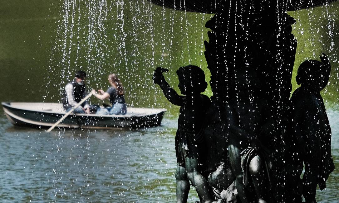 Central Park, em Nova York, durante a primavera. O local é um oásia de tranquilidade no ambiente urbano da cidade e um dos pontos turísticos mais visitados da Big Apple Foto: SPENCER PLATT / AFP