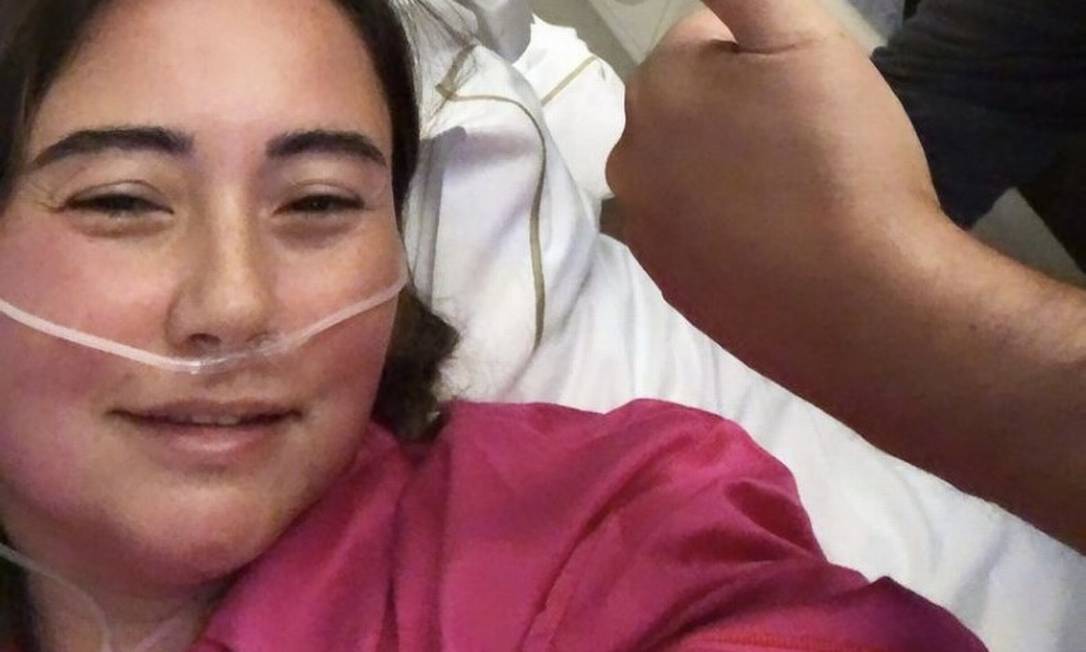 Internada há oito dias por complicações da Covid-19, irmã de Sabrina Sato apresenta melhora