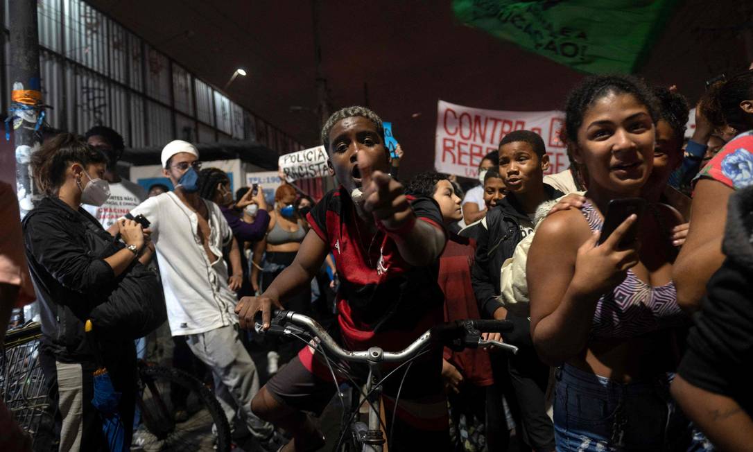 Protestos por operação policial no Jacarezinho Foto: MAURO PIMENTEL / AFP