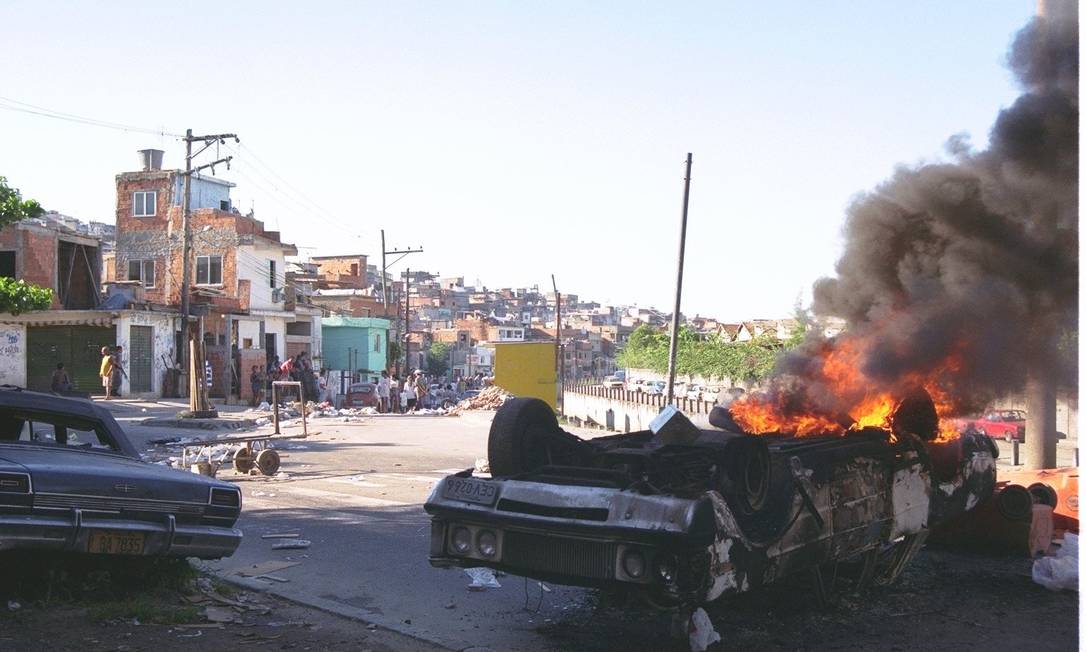 Mortes de quatro jovens geraram protestos em 1998 Foto: Gustavo Azeredo / Gustavo Azeredo