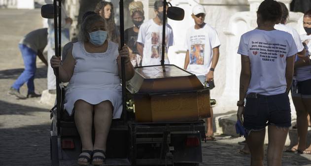 Mortes no Jacarezinho: Isaac e Richard Gabriel, que eram do tráfico, foram enterrados juntos - Vimarsana News
