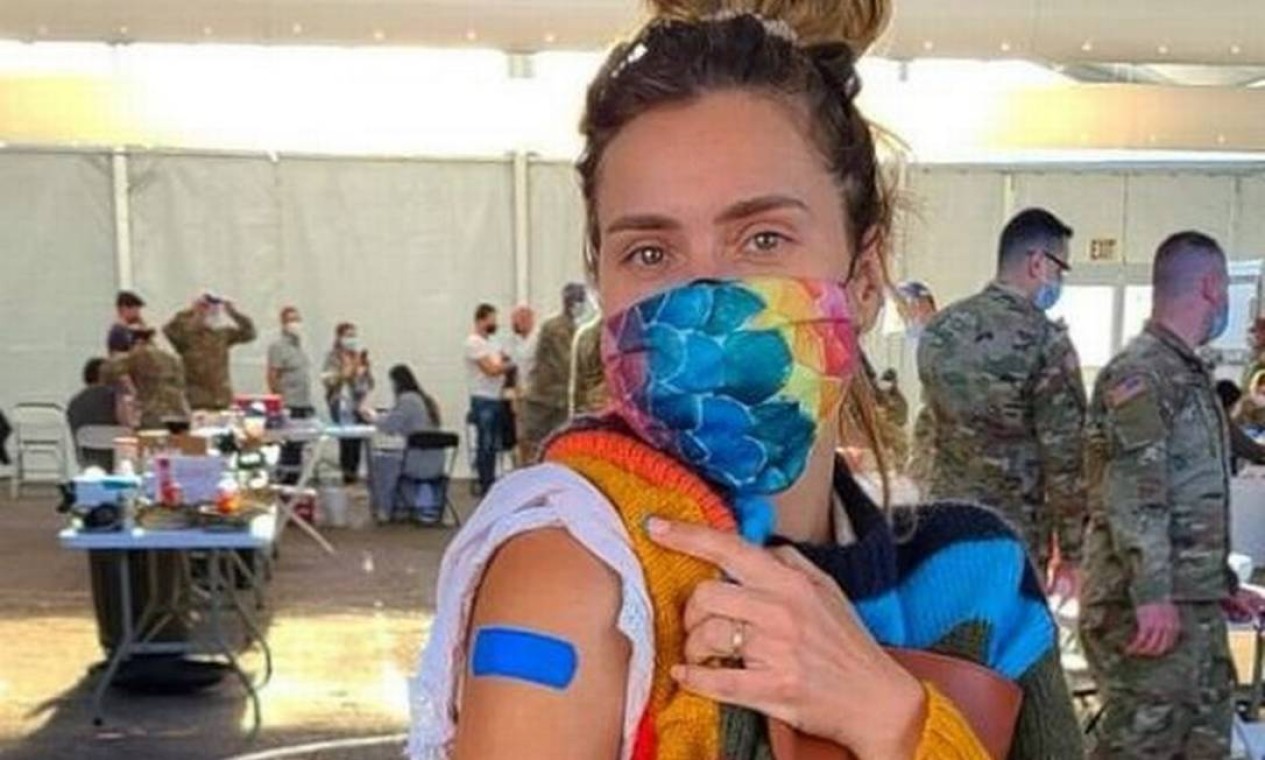 Carolina Diekmann, 42, foi vacinada em Miami, na Flórida. Foto: Reprodução do Instagram