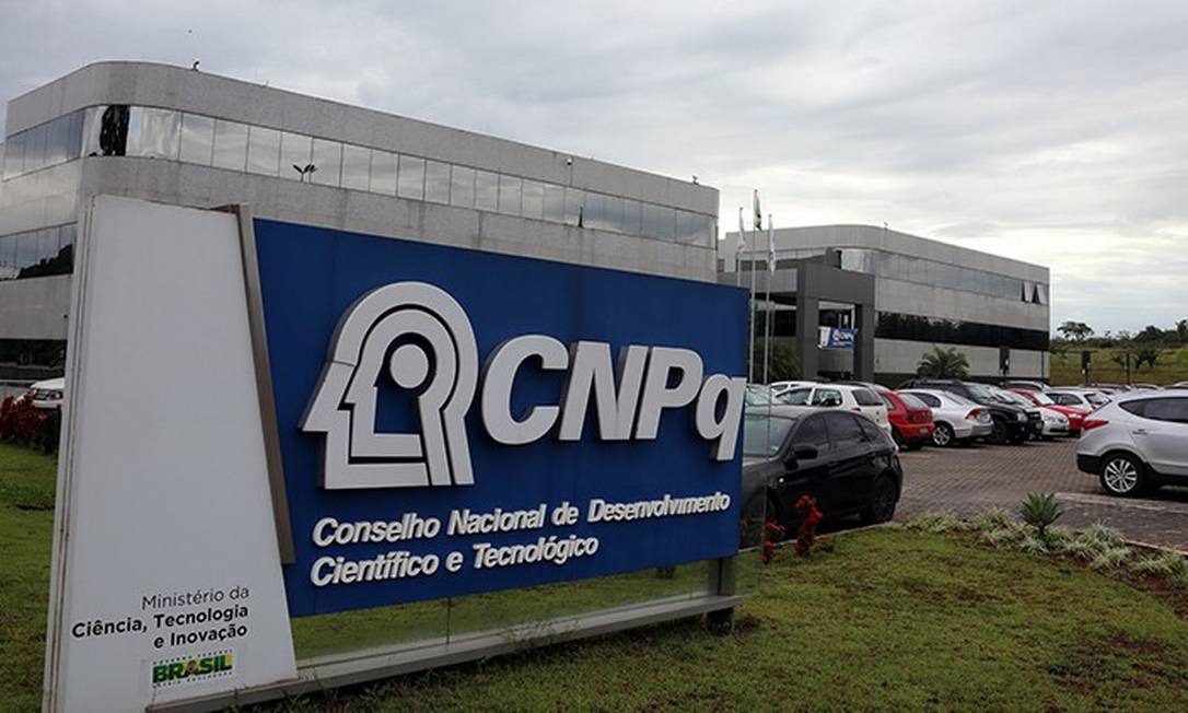 CNPq reduz em 60 a quantidade de bolsas para pesquisas no