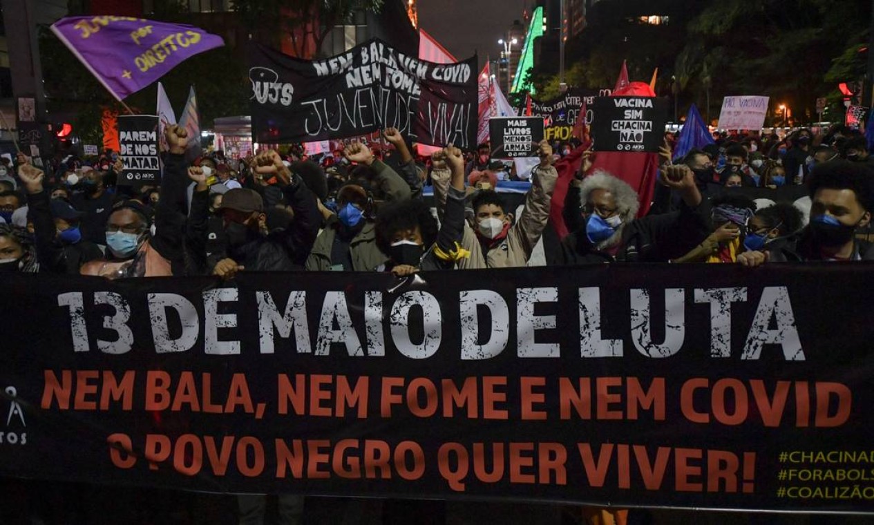 Ato de ativistas do movimento negro em São Paulo Foto: NELSON ALMEIDA / AFP