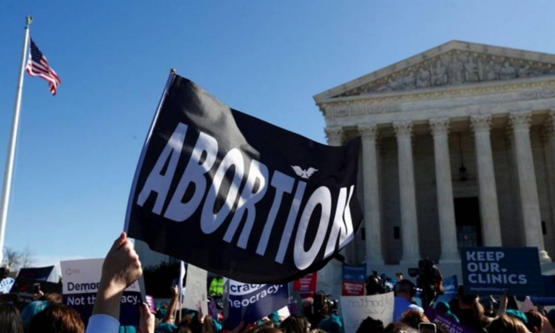 Desde a decisão da Suprema Corte no caso Roe versus Wade, em 1973, o aborto é considerado um direito fundamental nos EUA Foto: Reuters