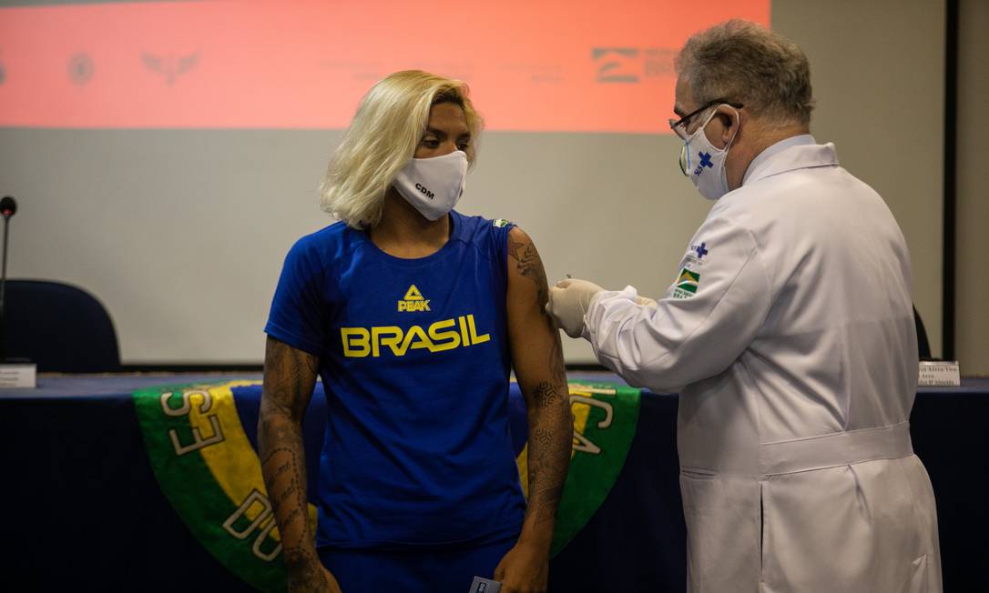 Todos os atletas brasileiros que vão disputar as Olimpíadas de Tóquio serão vacinados contra Covid-19. Foto: Brenno Carvalho / Agência O Globo