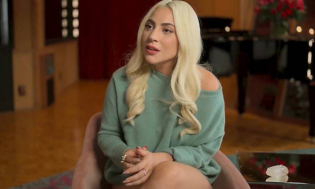 Lady Gaga em cena de 'The me you can't see', que estreou na AppleTV, na qual relatou episódio de violência sexual Foto: Foto: Reprodução/Apple TV / Agência O Globo