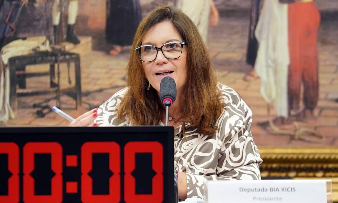 Governistas tentam aprovar proposta que antecipa aposentadoria de ministros  do STF - Jornal O Globo