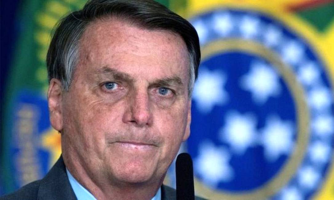 Bolsonaro se irrita com apoiadora e diz: 'Quem não está contente comigo tem Lula em 2022'