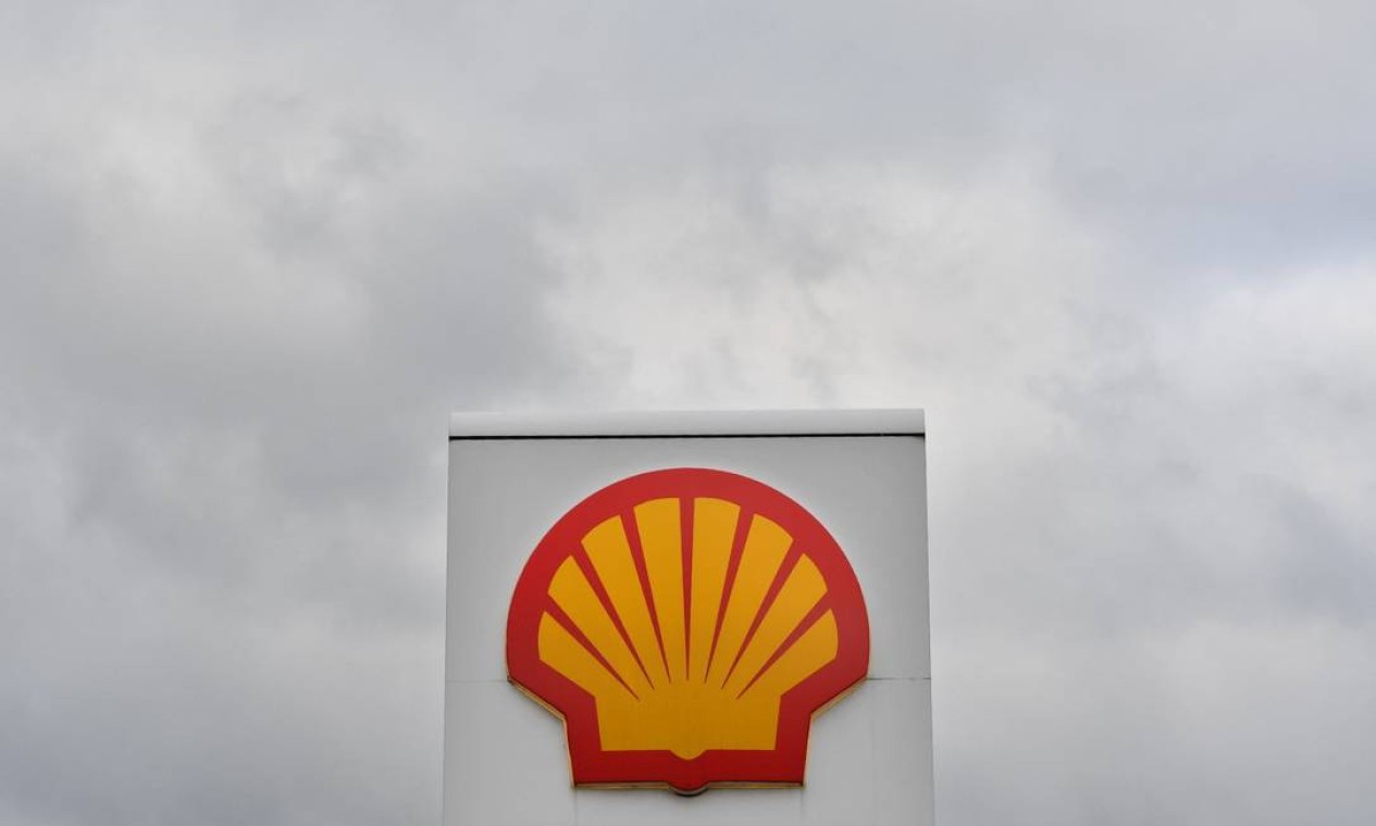 A Shell deixará todas as suas operações na Rússia, incluindo a unidade Sakhalin 2 LNG, na qual detém uma participação de 27,5%. Já a francesa Total suspendeu capital para novos investimentos na Rússia, mas não anunciou intenção de deixar o país. Foto: BEN STANSALL / AFP