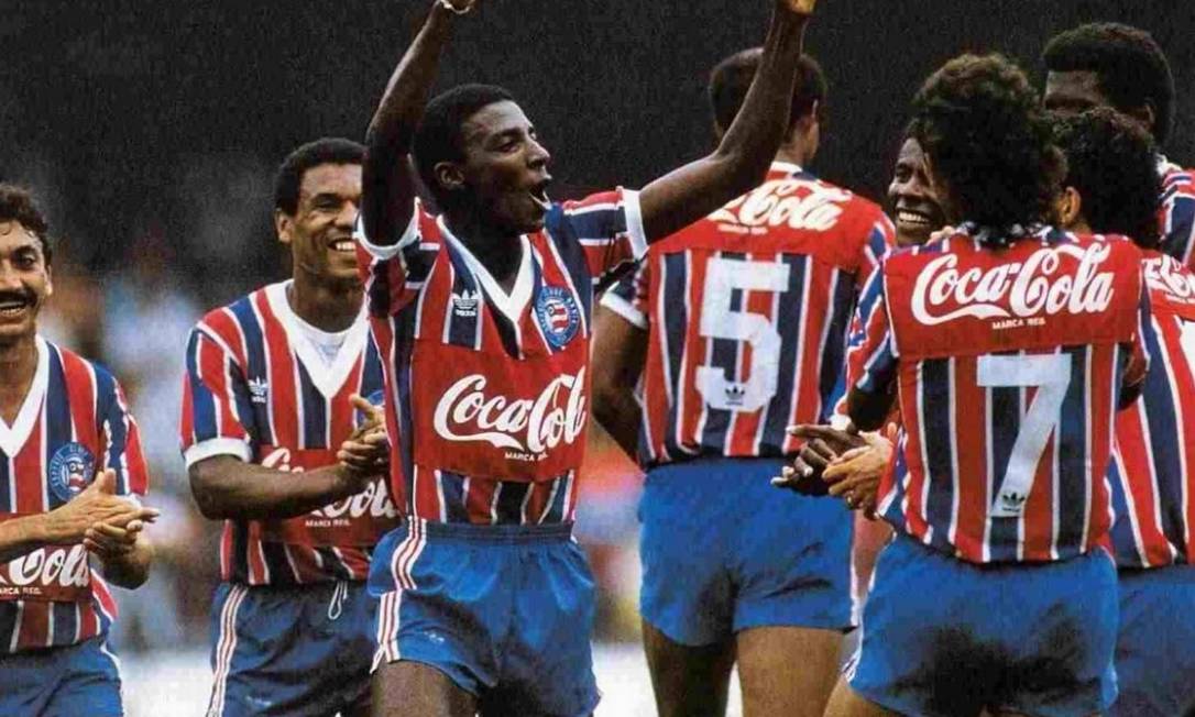 30º - BAHIA (1989) - Jogadores celebram vitória na segunda conquista do clube baiano na competição nacional. Foto: Site oficial do Bahia