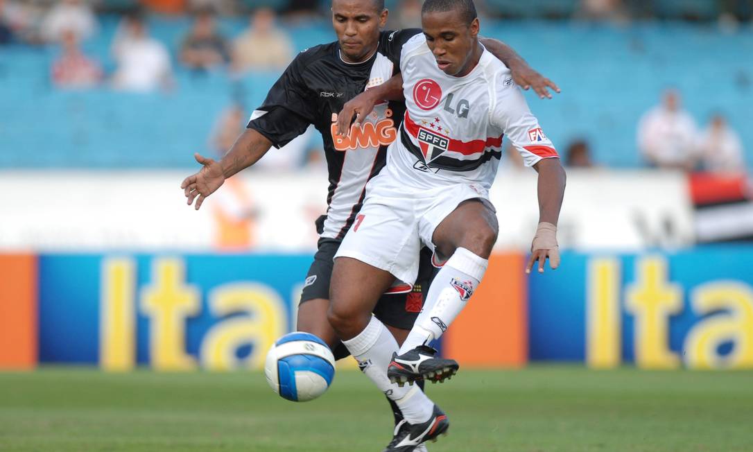 27º - SÃO PAULO (2007) - O atacante Borges em partida contra o Vasco, no Morumbi. Foto: Nelson Coelho / Nelson Coelho