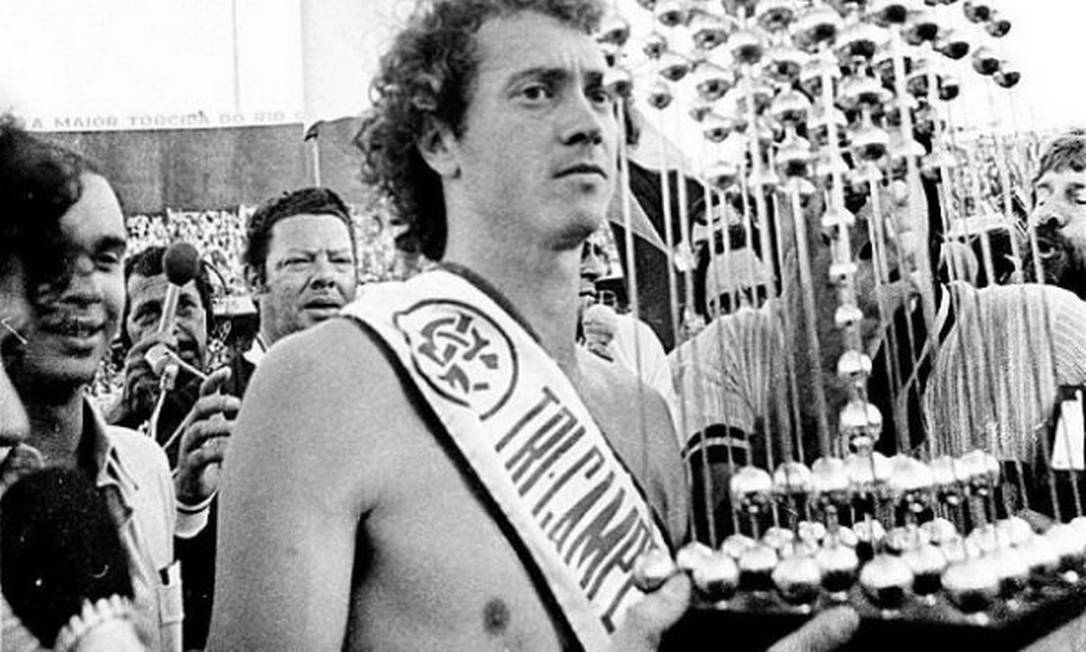 Cuarto - Internacional (1979) - Falcao celebra otro título nacional para Colorado.  Foto: Divulgación / el sitio web oficial de Internacional