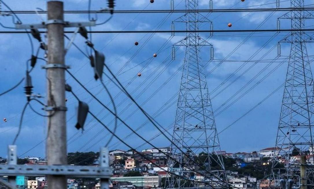 Na foto, linhas de transmissão de energia elétrica Foto: Agência O Globo 