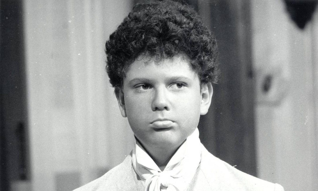 Em 1986, Selton Mello, aos 13 anos, em participação especial na primeira versão da novela "Sinhá moça" Foto: Arquivo