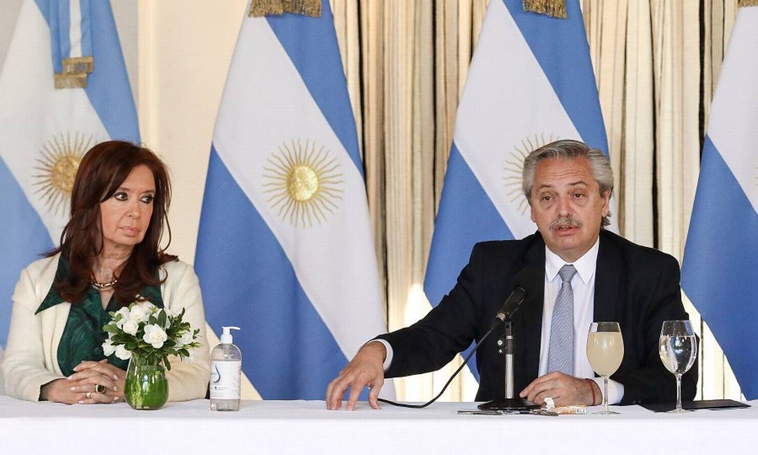 Foto del presidente argentino Alberto Fernandes (d) y su adjunta Christina Kirschner: Stephen Colosso / AFP
