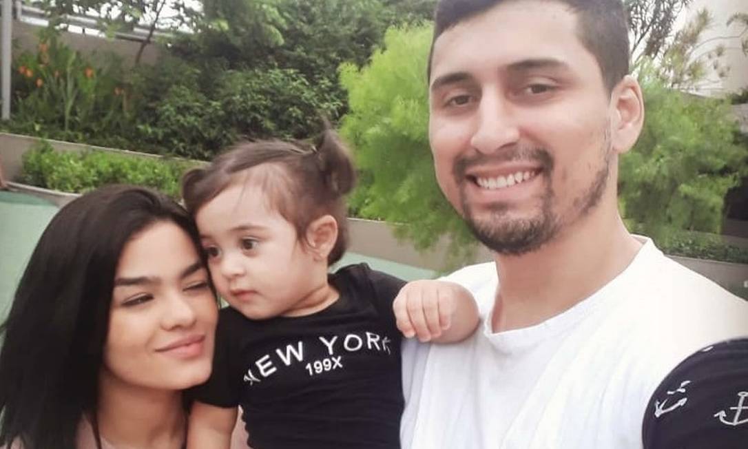Maria Quiaria, o marido e a filha: família destruída em tragédia Foto: Reprodução redes sociais
