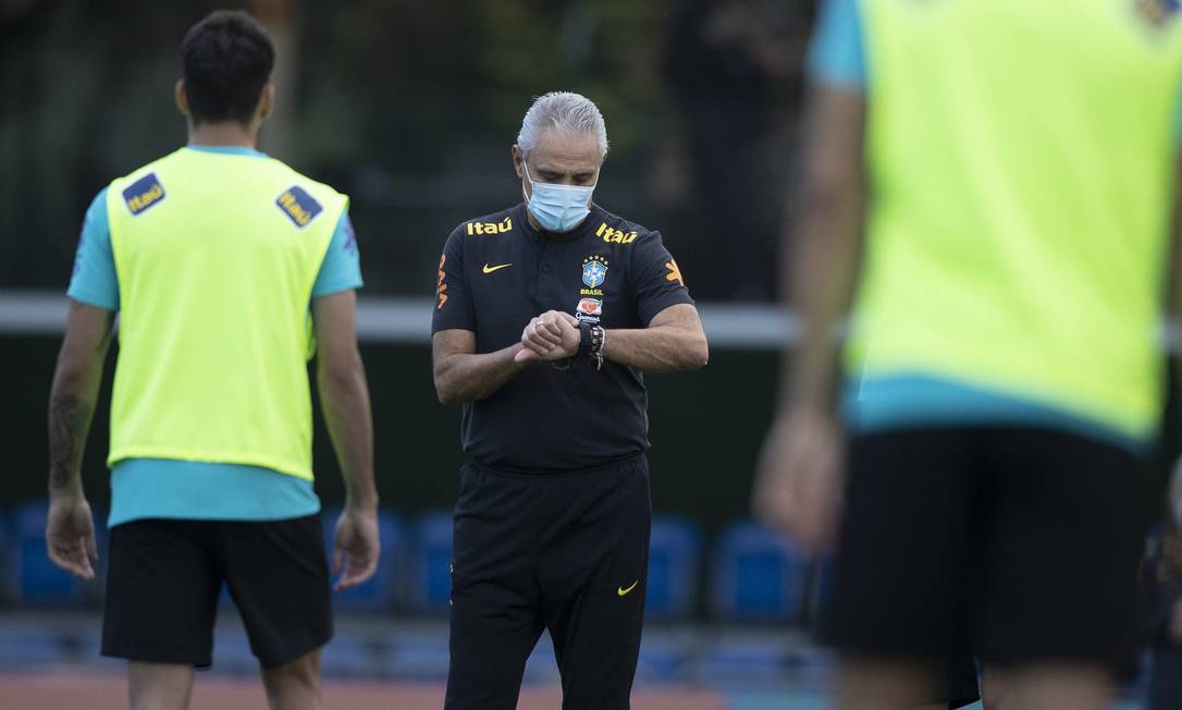 Em meio à crise, Tite tenta se concentrar nas partidas contra Equador e Paraguai Foto: Foto Lucas Figueiredo/CBF / Agência O Globo