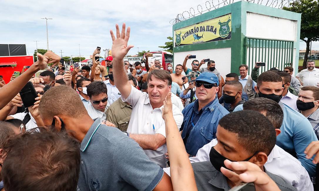 Presidente Jair Bolsonaro participa de aglomeração em Barra dos Coqueiros, Sergipe Foto: Alan Santos / Presidência da República - 28/01/2021