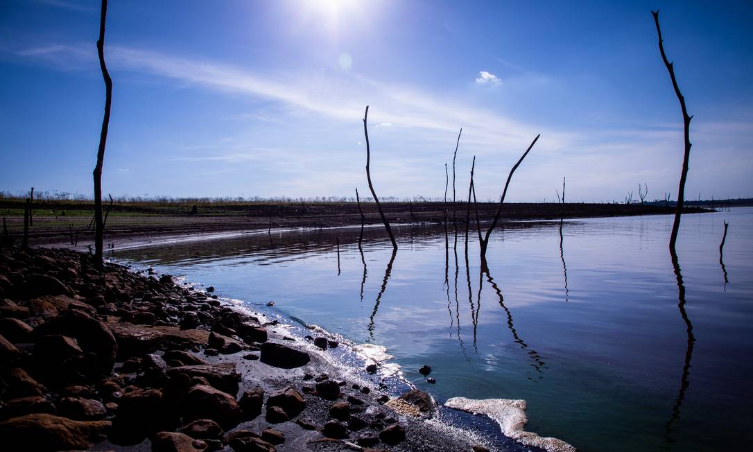 Uusina Hidreletrica de Marimbondo, localizada na divis de Sao Paulo e Minas Gerais. Nível do reservatório está abaxo de 10% Foto: Ferdinando Ramos / Agência O Globo