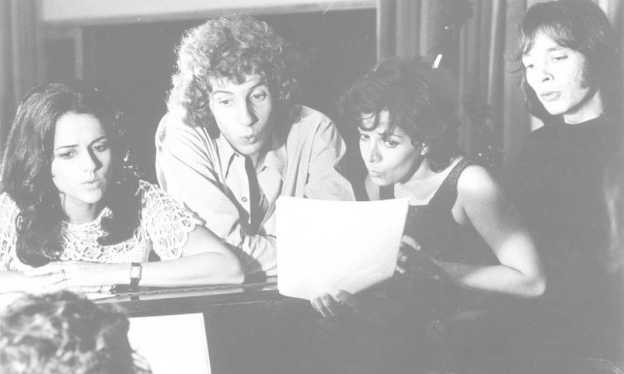 Marieta Severo, Marco Nanini e Camilla Amado no ensaio da peça "Desgraças de uma criança", em 1973 Foto: Arquivo