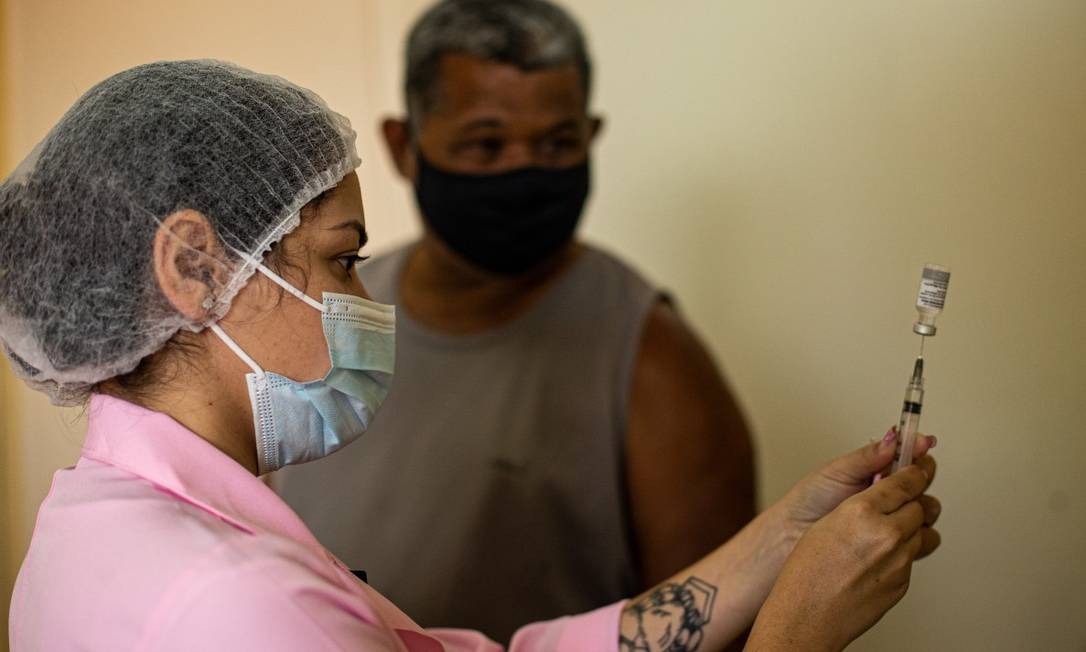 Vacinação: capital vai acelerar calendário nesta semana, a partir de segunda-feira (7) Foto: Hermes de Paula / Agência O Globo