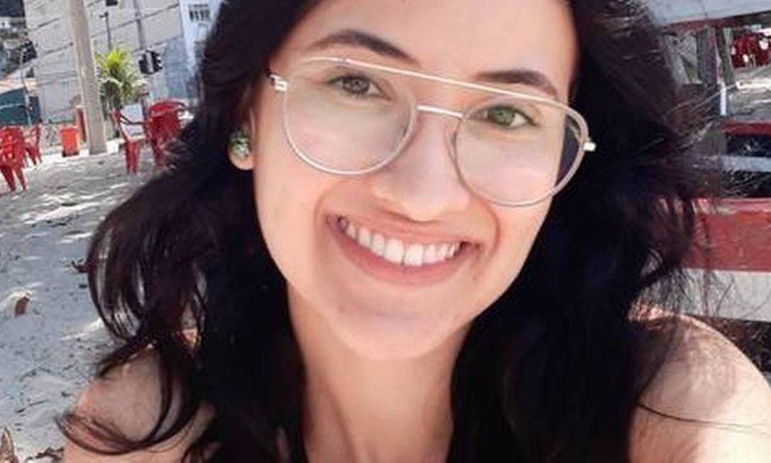 Vitórya Melissa Motta, de 22 anos, foi morta a facadas por colega de curso Foto: Reprodução