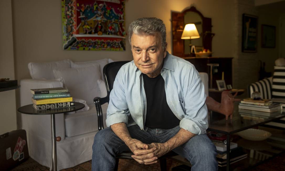 O escritor e jornalista Edney Silvestre Foto: Victor Pollak / Divulgação