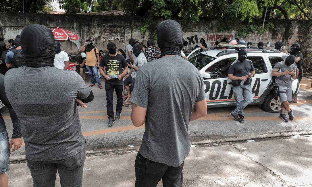 Policiais amotinados em quartel da PM no Ceará, em fevereiro de 2020 Foto: Jarbas Oliveira / Agência O Globo