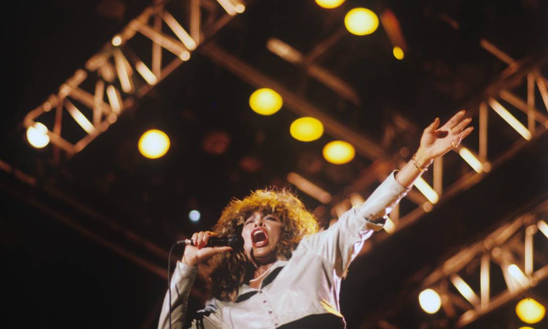 Tina Turner durante show no Pacaembu, em São Paulo, em 1988: sucesso internacional veio em 1984, aos 45 anos Foto: Olívio Lamas/Agência O Globo