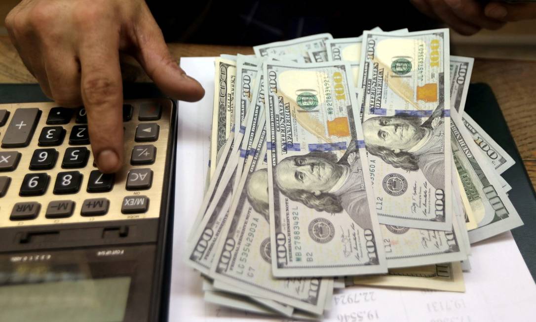 Dólar operava em alta ante o real no início desta terça-feira. Foto: Mohamed Abd El Ghany / REUTERS