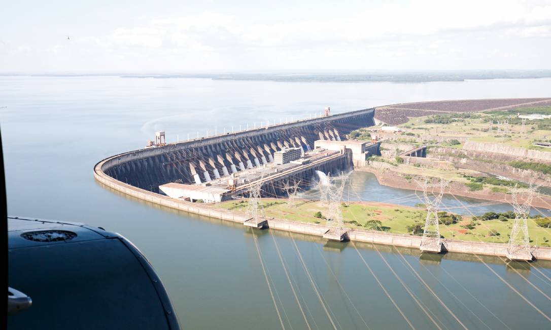 3ª - Usina Hidrelétrica binacional de Itaipu. Foi a maior do mundo desde a inauguração, em 1984, até o 2012. Produz até 14.000 megawatts Foto: Alan Santos / PR