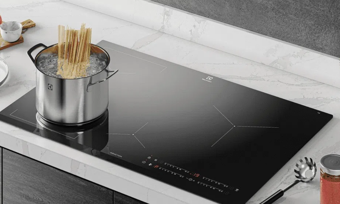 Os cooktops não são nada além da "parte de cima" de um fogão, sem um forno embutido. Foto: Reprodução/Eletrolux