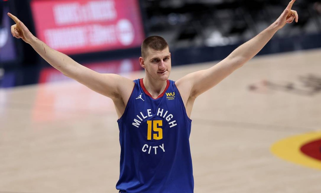 NBA: Nikola Jokic Desbanca Curry E Embiid E é Eleito O MVP Da Temporada ...