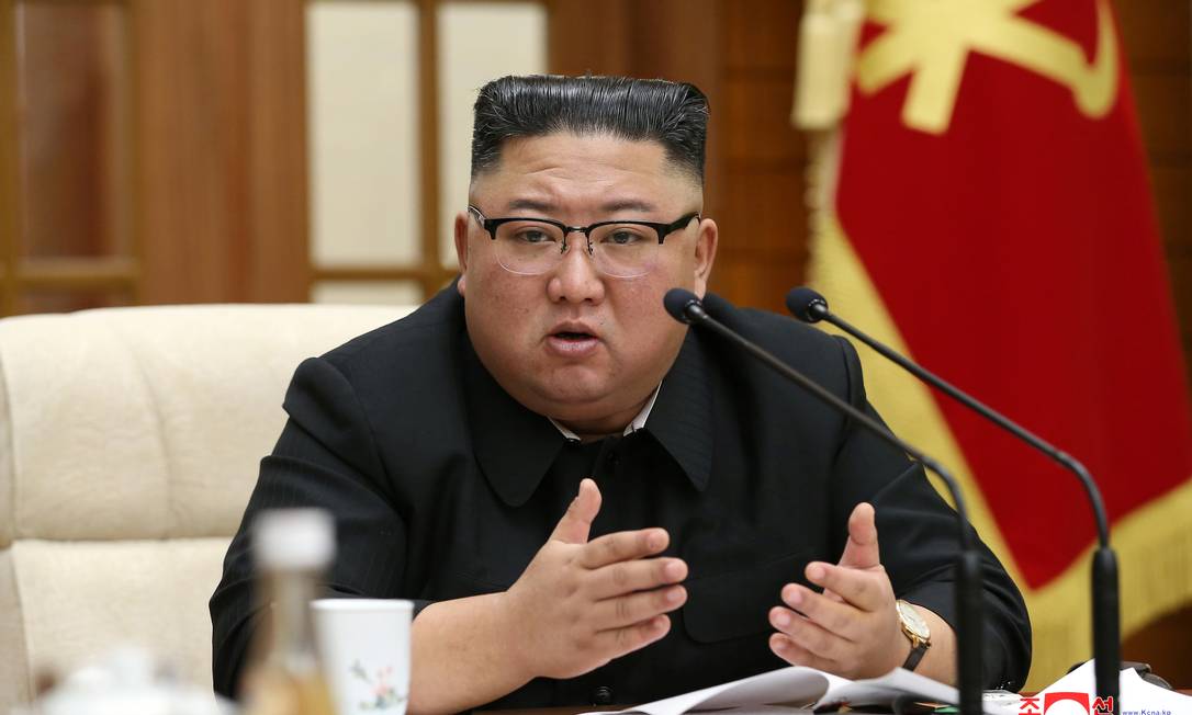 Ditador norte-coreano Kim Jong-un durante reunião com membros do Partido dos Trabalhadores da Coreia Foto: KCNA / via REUTERS